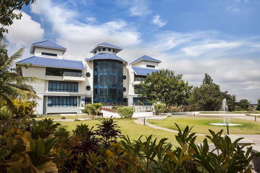 Clarks Exotica Convention Resort & Spa Devanahalli Екстериор снимка