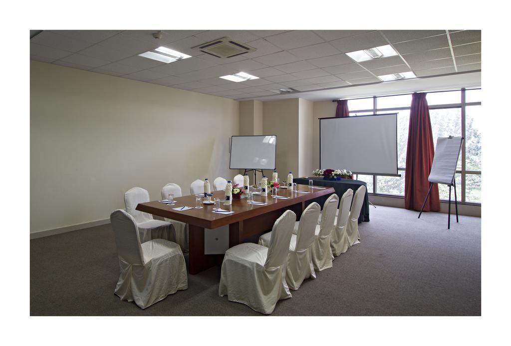 Clarks Exotica Convention Resort & Spa Devanahalli Екстериор снимка