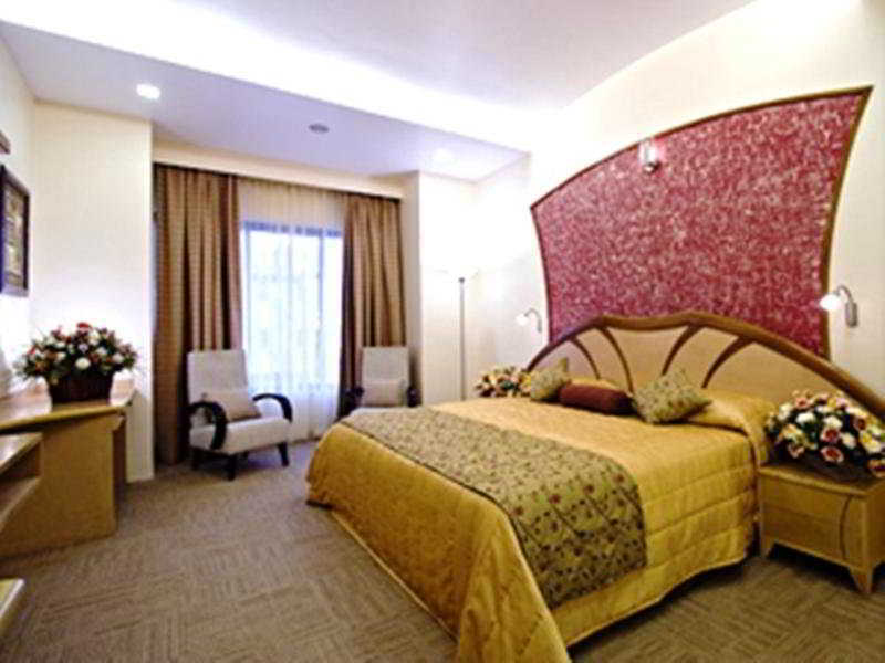 Clarks Exotica Convention Resort & Spa Devanahalli Стая снимка